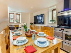 4 Bed in Ashford 86647