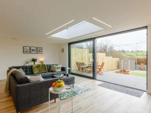 3 bed property in Holsworthy 90721