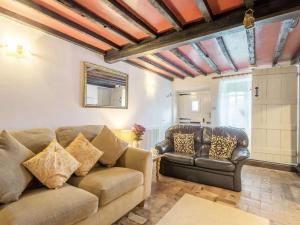 2 Bed in Bacton 88326