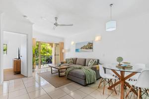 Urban Tropics Modern Resort Apartment near Cairns CBD