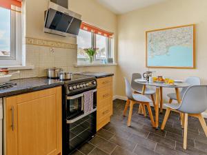 2 Bed in Saundersfoot 74356