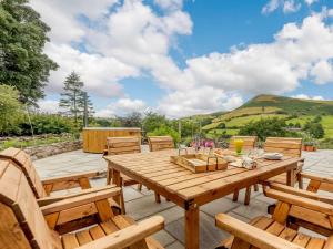 4 Bed in Oswestry 87477