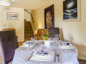 2 Bed in Aberaeron 45333