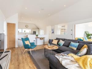 4 Bed in Westward Ho 74128