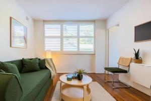 Freshwater Coastal Hideaway - 1 bedroom sleeps 4