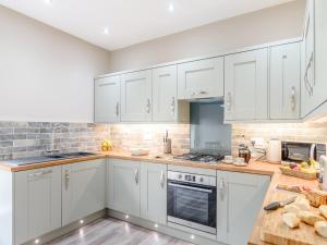 2 bed property in Hamsterley 80003