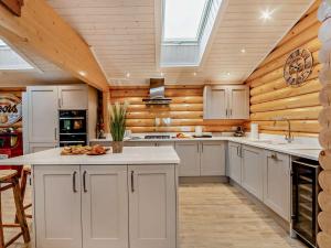 3 Bed in Brinsley 93794