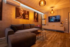 MARA Luxury Golden ApArt Hotel - ULTRACENTRAL with Free Parking