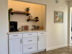 Endless Summer, Pool, Theatre, Boat Parking, Walk to London Bridge!