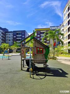 Warm Urban Studio with modern design