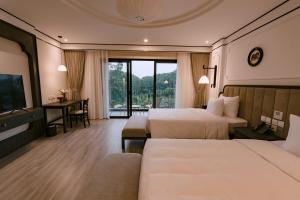 Soc Village Wellness & Retreat