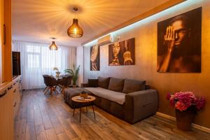 MARA Luxury Golden ApArt Hotel - ULTRACENTRAL with Free Parking