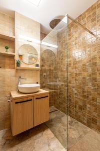 MARA Luxury Golden ApArt Hotel - ULTRACENTRAL with Free Parking