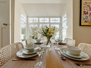 4 Bed in Aberporth 93783