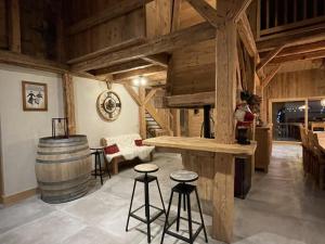 Chalet spacieux à Samoëns, 6 chambres, idéal pour 14 personnes avec Wifi - FR-1-846-1