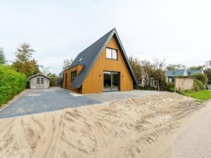 Seaside Holiday Home with Garden