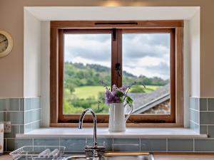 1 Bed in Ludlow 94661