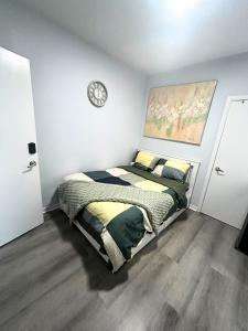 Cozy Private Room Near Downtown Toronto