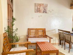 The Beach House Bucana Homestay