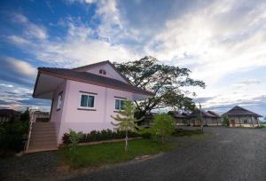 Mae Feak Villa