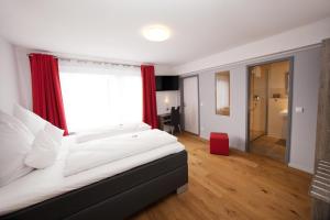 Comfort Double Room room in Hotel Vintage Am Bundesbank-Bunker