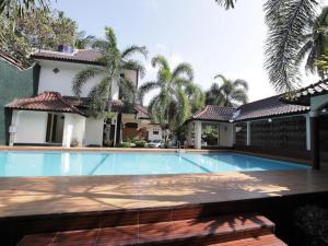 Pondok Indah Beach Hotel