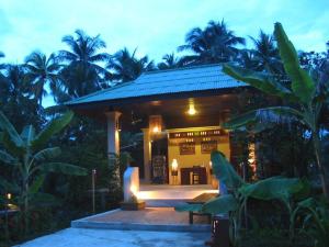 Baan Suan Amphawa
