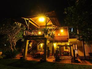 Baan Suan Amphawa