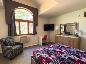 Cozy Attitash Getaway-Hotel Room-Pool-Hot Tub