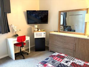 Cozy Attitash Getaway-Hotel Room-Pool-Hot Tub