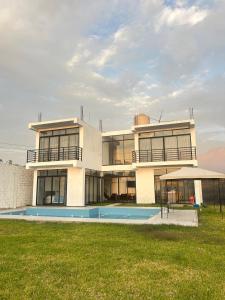 Casa Laguna