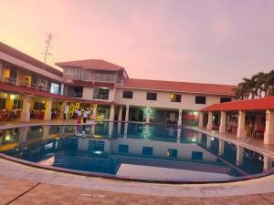 Homeland Resort