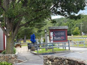 Cozy Attitash Getaway-Hotel Room-Pool-Hot Tub