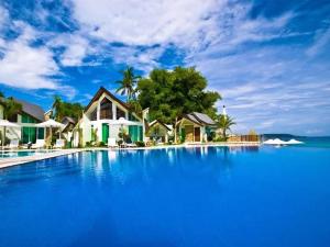 Acuatico Beach Resort & Hotel
