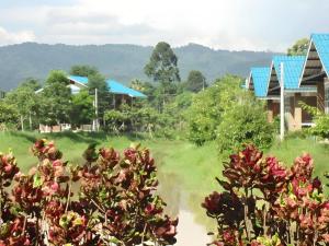 I Din Lake View Resort