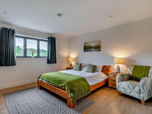 5 Bed in Dulverton 87003