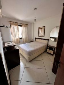 AP Completo-Centro de Torres, 4 quadras da Praia, com 2 quartos e 2 vagas de garagem