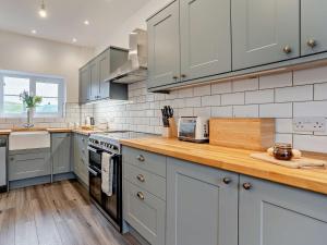 3 Bed in Penoyre 96240