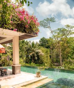 Surya Shanti Villa Sidemen