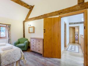 4 Bed in Bettws Cedewain 86784