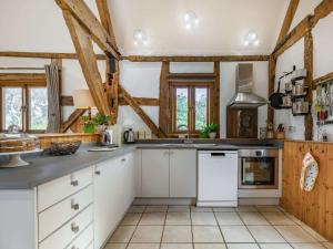4 Bed in Nr Ludlow CHL22