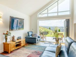 4 Bed in Combe Martin 82500