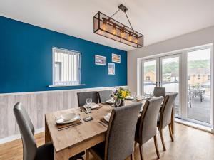 4 Bed in Westward Ho 94726