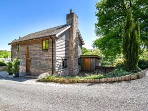 4 Bed in Newtown 48641