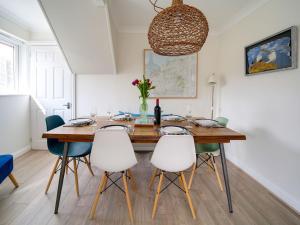 3 bed in Padstow 60055