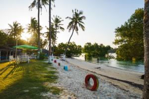 Zuris Luxurious Oceanview Penthouse, Meters from the beach