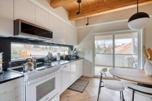 Stay Portland - Alberta Arts - 3BR - Local Eats & Modern Design