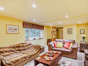 2 Bed in Lyonshall 93321