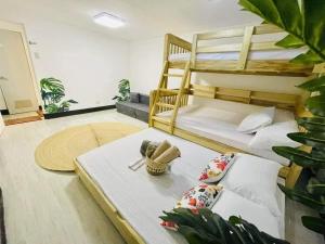 Entire 2BR Private Villa eith Indoor Pool & BBQ Grill