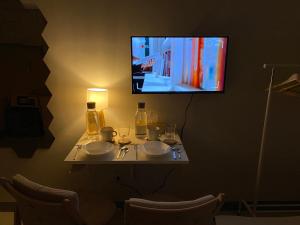 Prime Location Affordable Studio Condo in Legaspi village, Makati with Fast WiFi